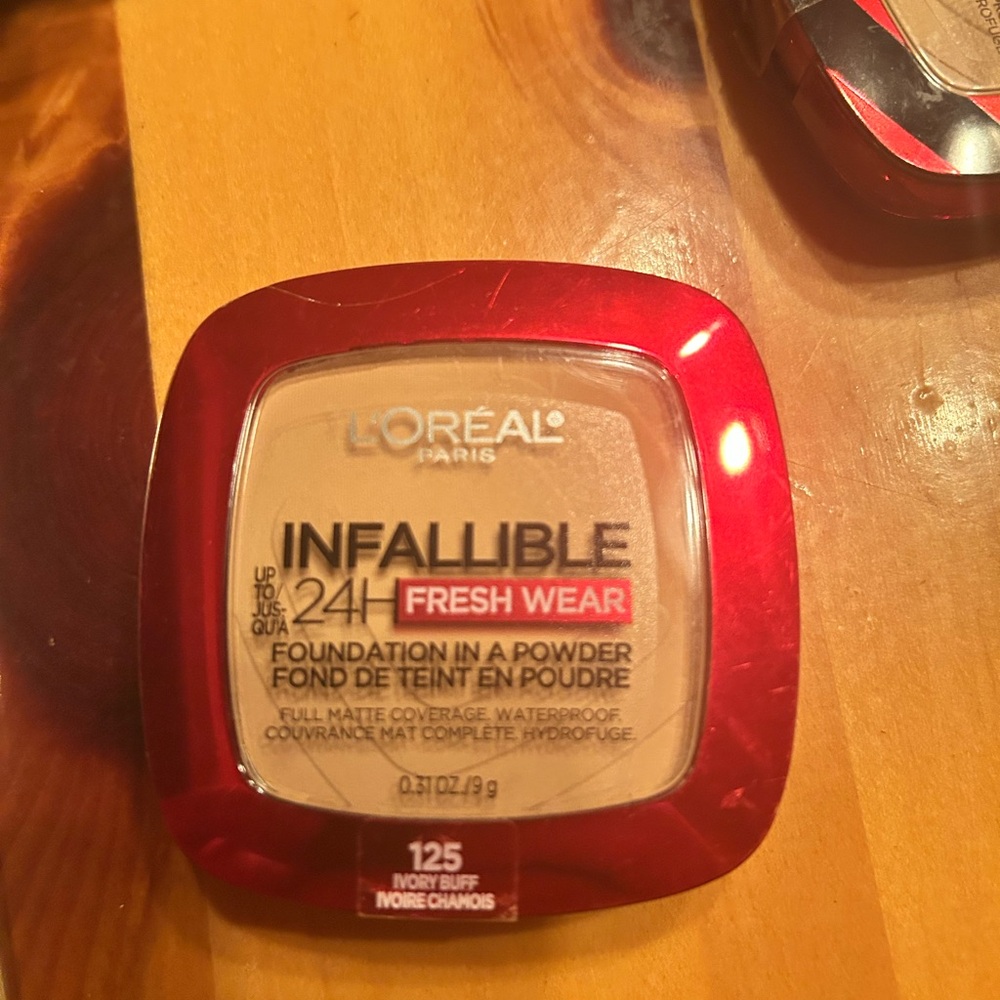 L'Oréal Infallible Fresh Wear Powder Foundation - Ivory Buff 125 sku253